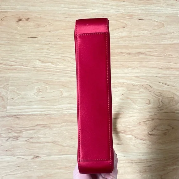 Vintage Late 90s Baguette in Satin Red Multicolored Asian Embroidered Flowers - Picture 5 of 12